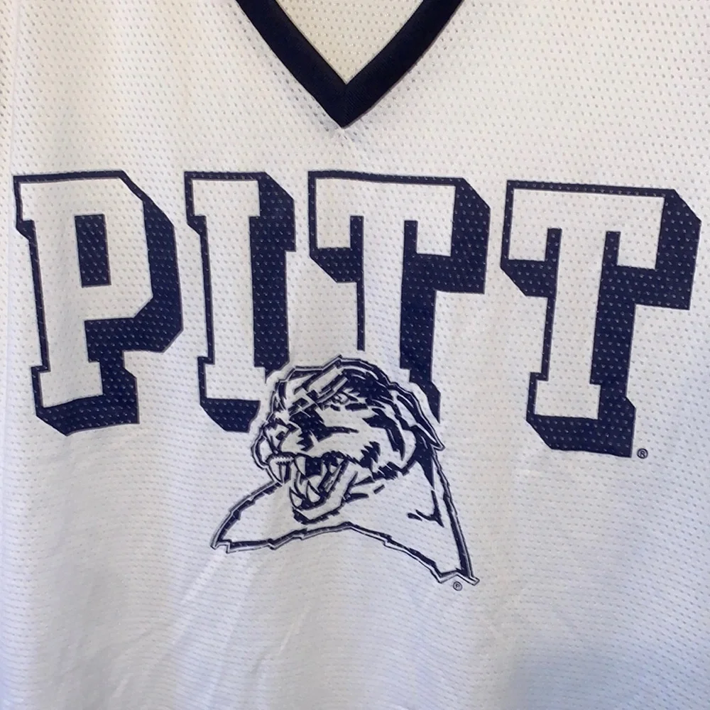 Victoria’s Secret Pink Pitt short sleeve T-shirt V-neck jersey style - Picture 2 of 7